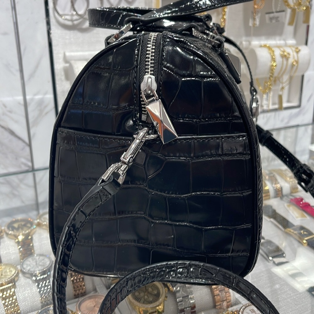 Michael Kors Grayson Medium Crocodile Embossed Leather Satchel
Black 
NWT - Picture 3 of 16